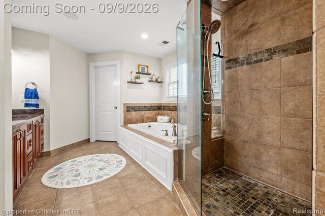 932 Roselawn Drive, Rochester, MI 48307
