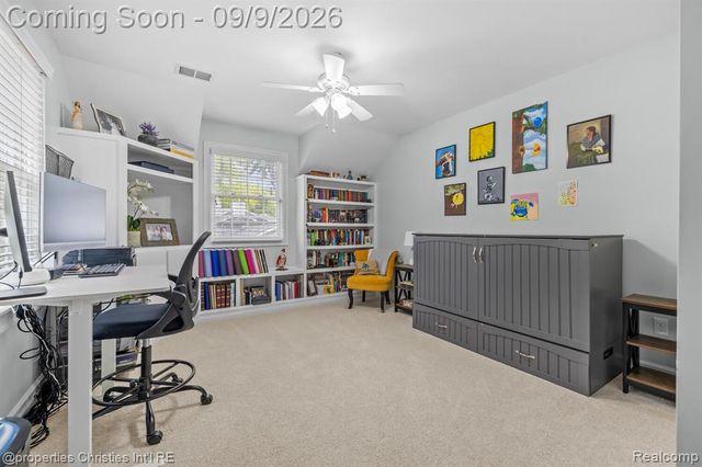 932 Roselawn Drive, Rochester, MI 48307
