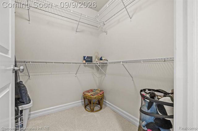 932 Roselawn Drive, Rochester, MI 48307