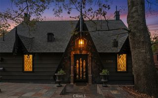 23935 Zurich, Crestline, CA 92325