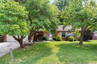 112 Bourdelais Drive, Swansea, IL 62226