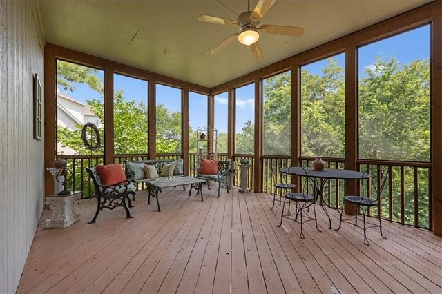 605 Edgewood Drive, Lee's Summit, MO 64081
