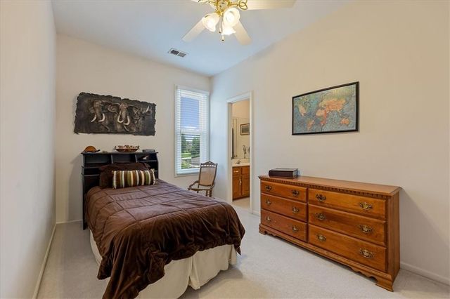 605 Edgewood Drive, Lee's Summit, MO 64081