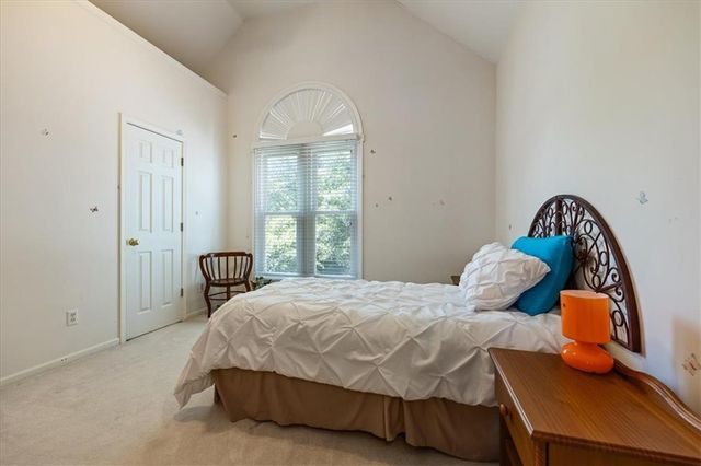 605 Edgewood Drive, Lee's Summit, MO 64081
