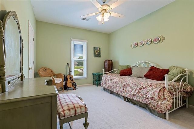 605 Edgewood Drive, Lee's Summit, MO 64081