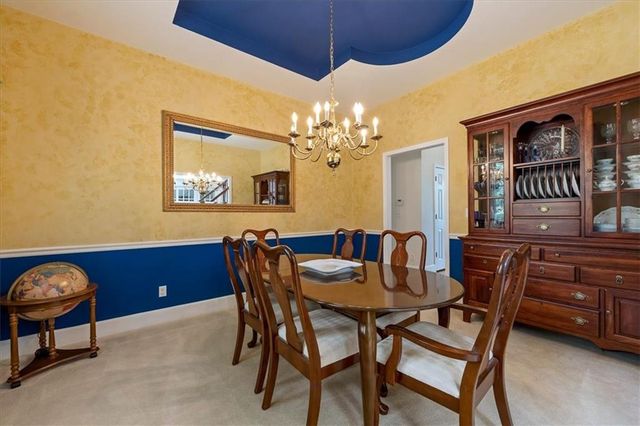 605 Edgewood Drive, Lee's Summit, MO 64081