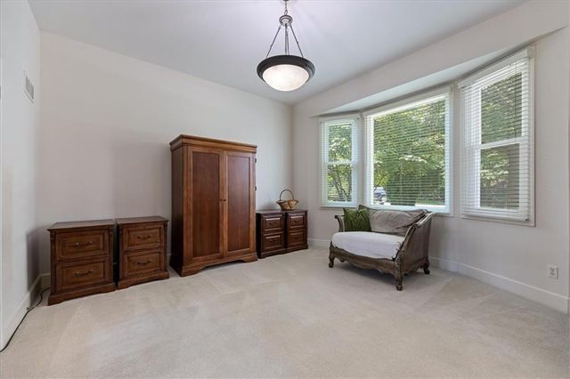 605 Edgewood Drive, Lee's Summit, MO 64081
