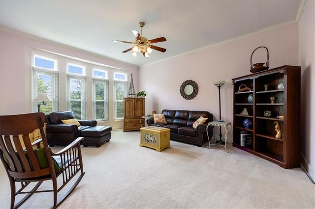 605 Edgewood Drive, Lee's Summit, MO 64081