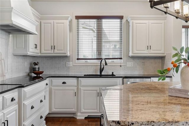 10654 W 168 Court, Overland Park, KS 66221