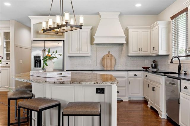 10654 W 168 Court, Overland Park, KS 66221