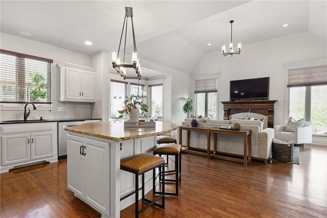 10654 W 168 Court, Overland Park, KS 66221