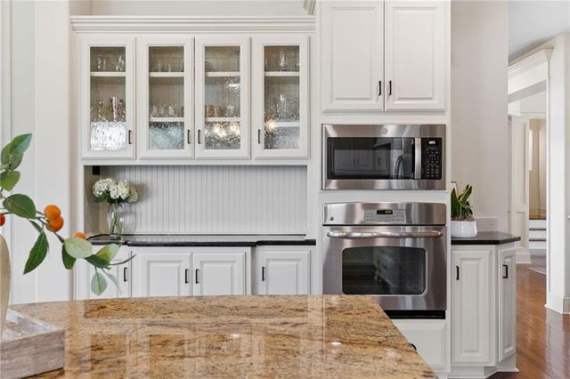 10654 W 168 Court, Overland Park, KS 66221