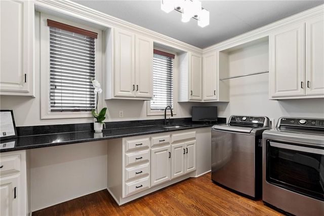 10654 W 168 Court, Overland Park, KS 66221