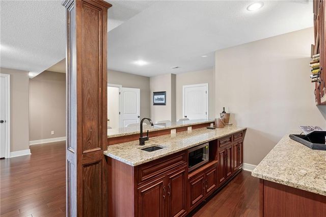 10654 W 168 Court, Overland Park, KS 66221