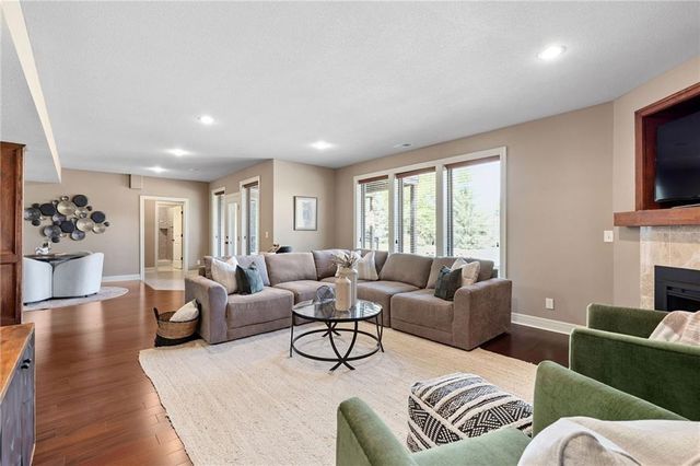 10654 W 168 Court, Overland Park, KS 66221