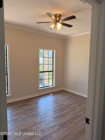16 Fawn Grove, Jackson, MS 39212