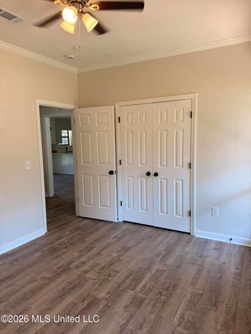 16 Fawn Grove, Jackson, MS 39212