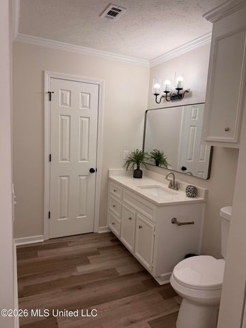16 Fawn Grove, Jackson, MS 39212