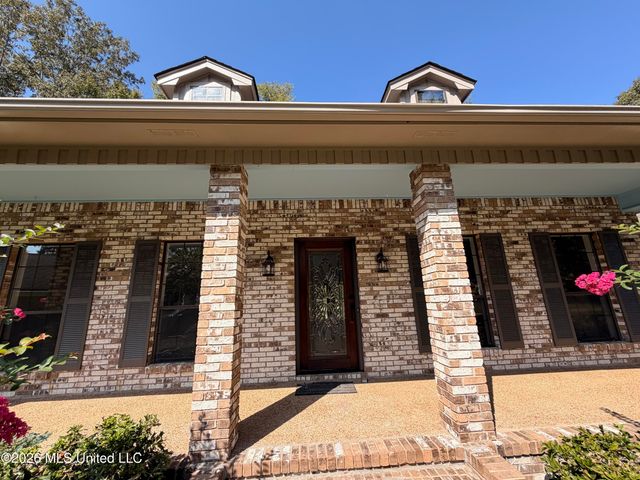 16 Fawn Grove, Jackson, MS 39212