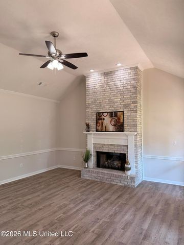 16 Fawn Grove, Jackson, MS 39212
