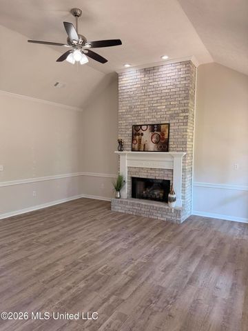 16 Fawn Grove, Jackson, MS 39212