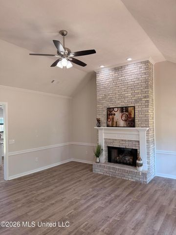 16 Fawn Grove, Jackson, MS 39212