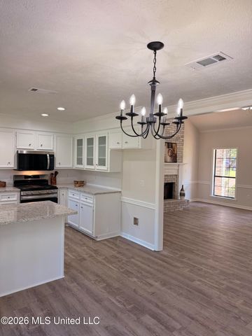 16 Fawn Grove, Jackson, MS 39212