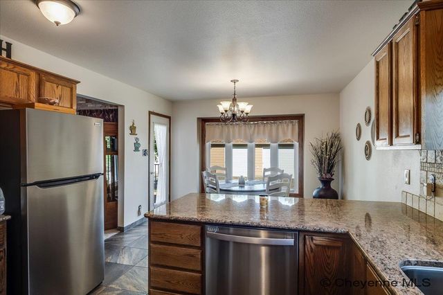 2011 PARK AVE, Cheyenne, WY 82007