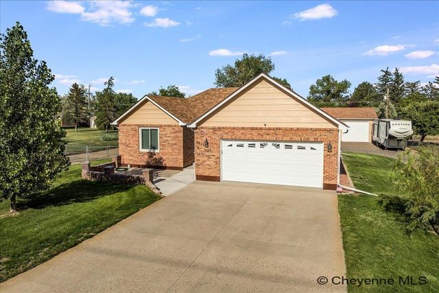 2011 PARK AVE, Cheyenne, WY 82007