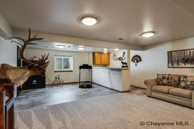 2011 PARK AVE, Cheyenne, WY 82007