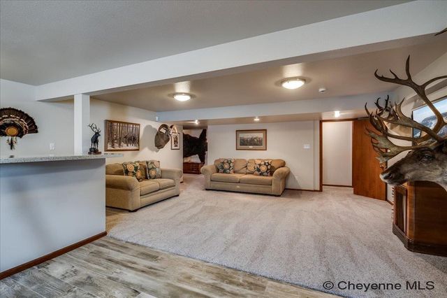 2011 PARK AVE, Cheyenne, WY 82007