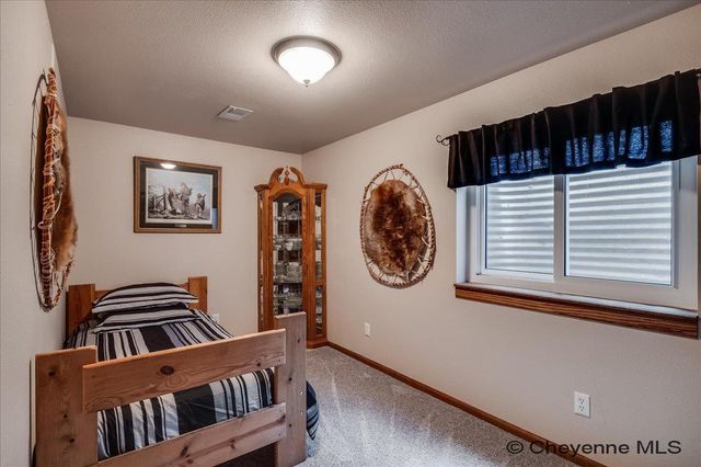 2011 PARK AVE, Cheyenne, WY 82007