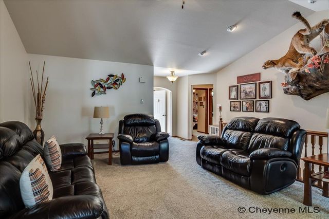 2011 PARK AVE, Cheyenne, WY 82007