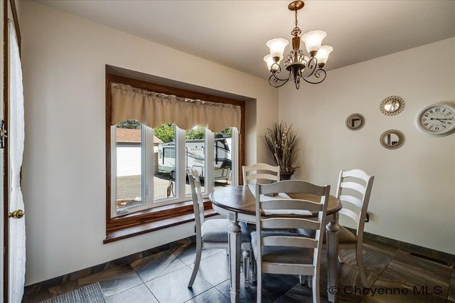2011 PARK AVE, Cheyenne, WY 82007