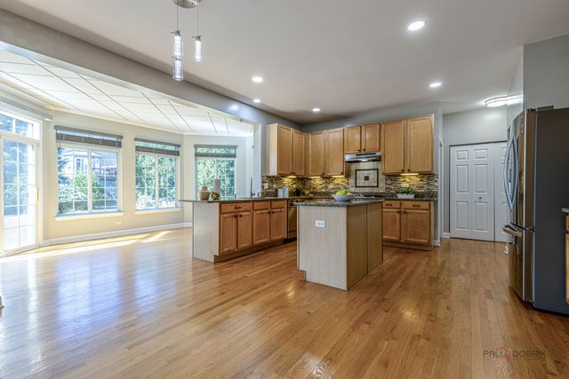 416 Ptarmigan Place, Lindenhurst, IL 60046
