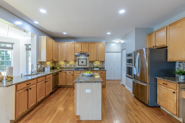 416 Ptarmigan Place, Lindenhurst, IL 60046