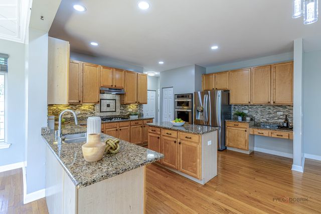 416 Ptarmigan Place, Lindenhurst, IL 60046