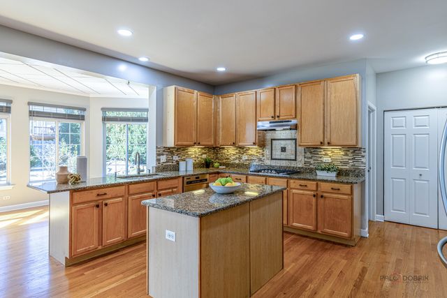 416 Ptarmigan Place, Lindenhurst, IL 60046
