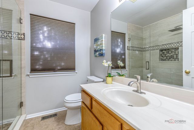 416 Ptarmigan Place, Lindenhurst, IL 60046