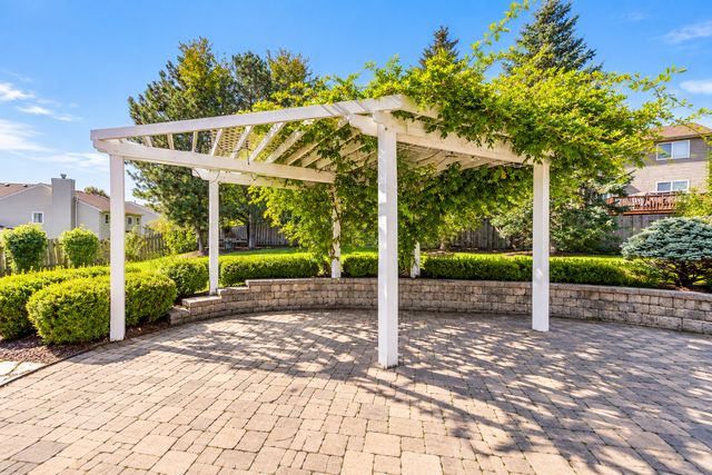 416 Ptarmigan Place, Lindenhurst, IL 60046
