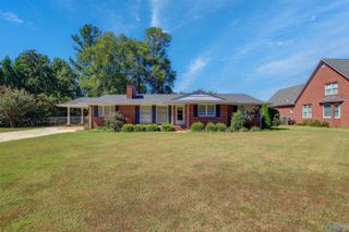 1905 Country Club Road, Decatur, AL 35601