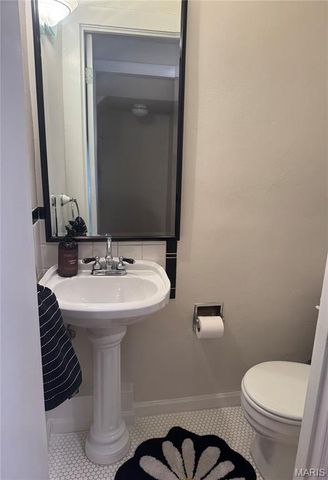 7133 Washington Avenue, University City, MO 63130