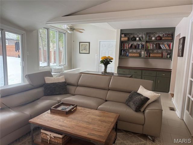 7133 Washington Avenue, University City, MO 63130