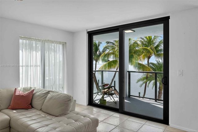 1600 S Bayshore Ln 3A, Coconut Grove, FL 33133