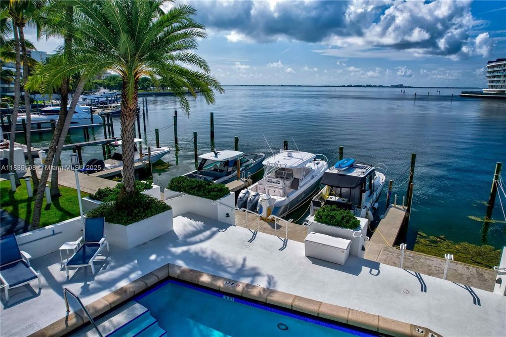 1600 S Bayshore Ln 3A, Coconut Grove, FL 33133