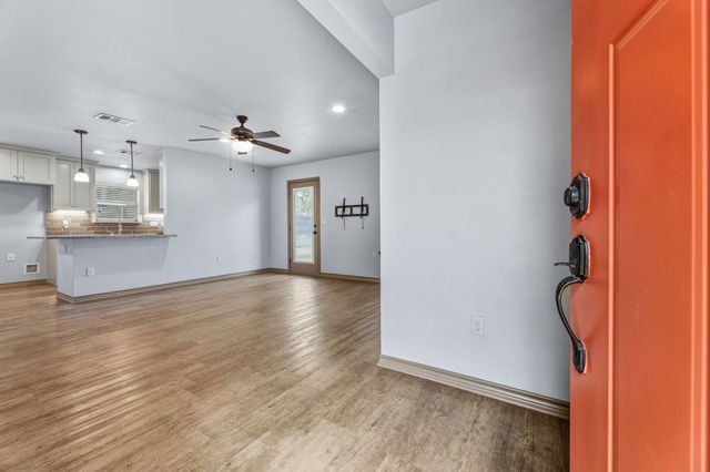 1812 Forestglade DR, Austin, TX 78745