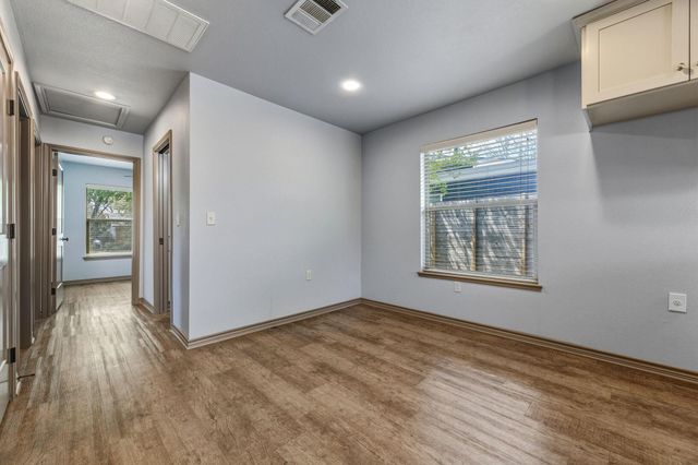 1812 Forestglade DR, Austin, TX 78745