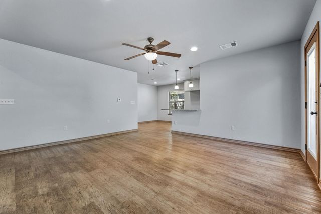 1812 Forestglade DR, Austin, TX 78745