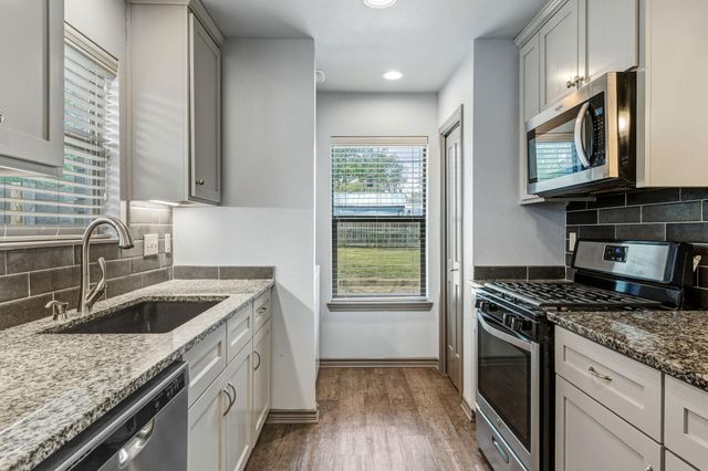 1812 Forestglade DR, Austin, TX 78745