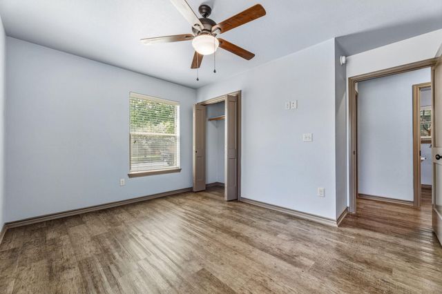 1812 Forestglade DR, Austin, TX 78745